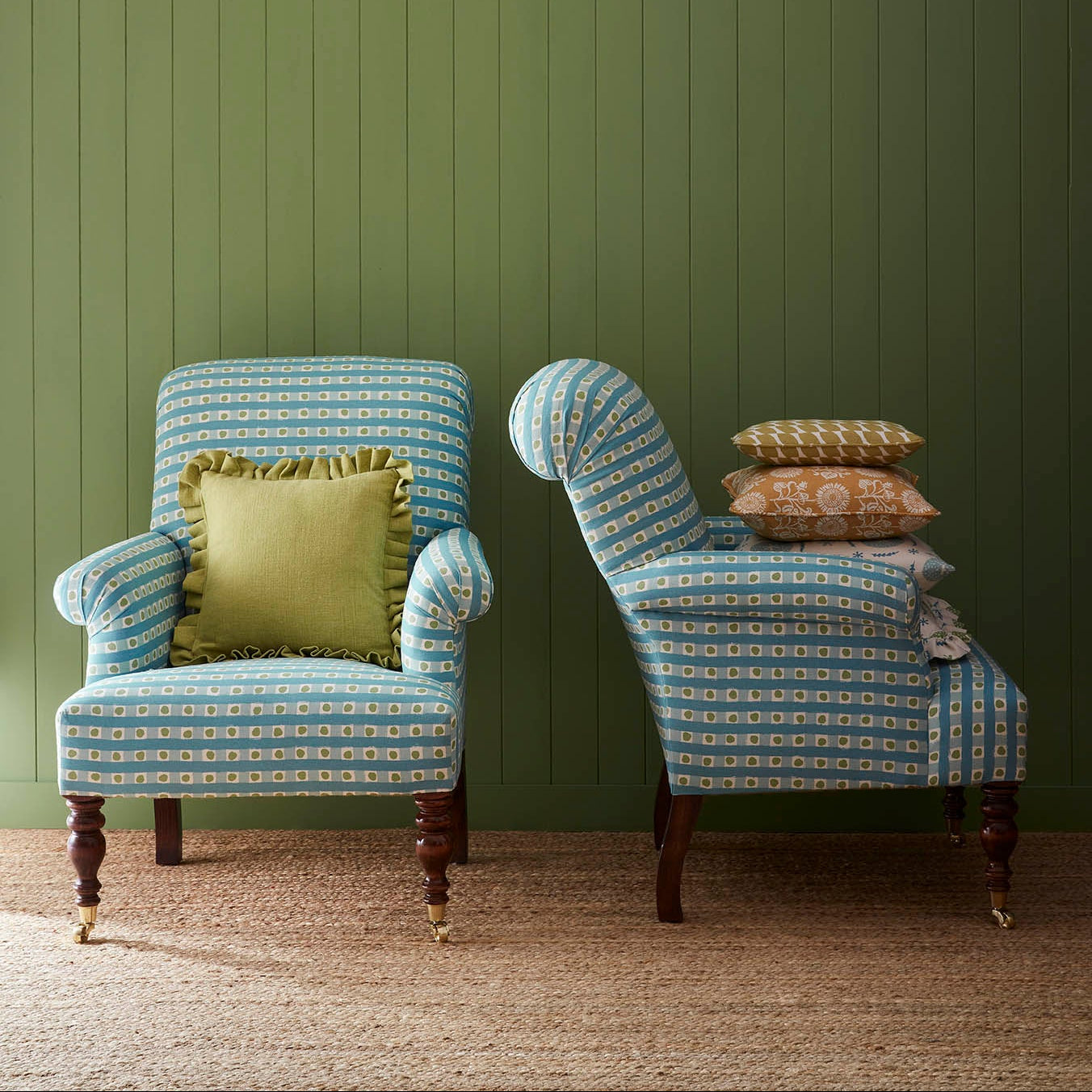 <p>Made to Measure <em><strong>Chairs </strong></em></p>