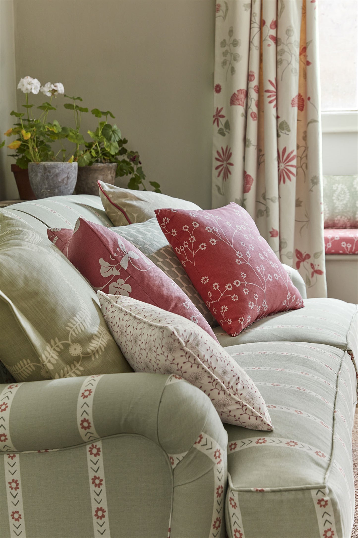 Dandelion Trellis - Cranberry, Stone